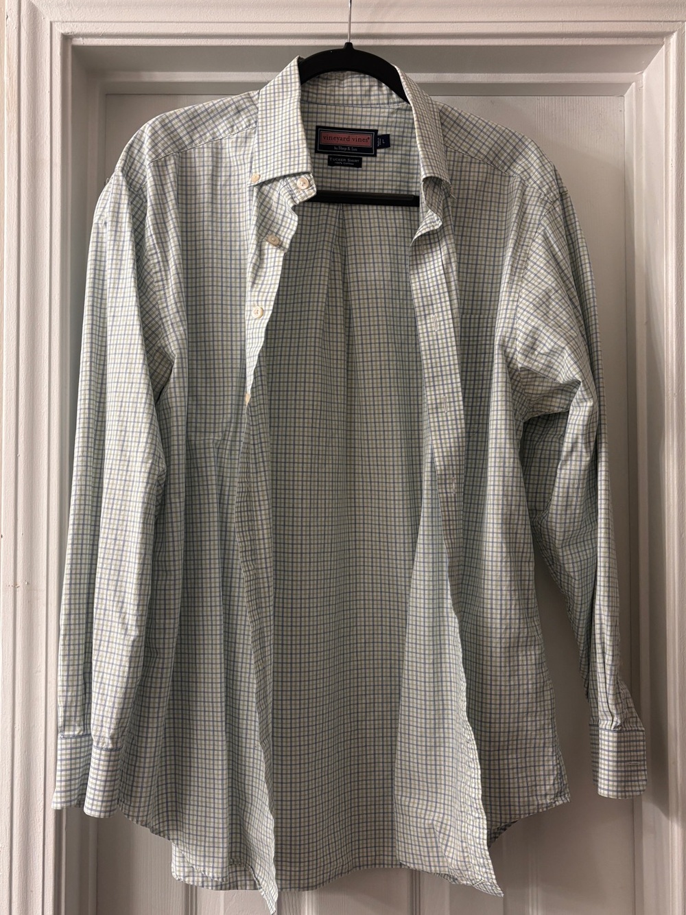 Vineyard Vines Men's Light Green and Blue Windowpane Button-Up Shirt